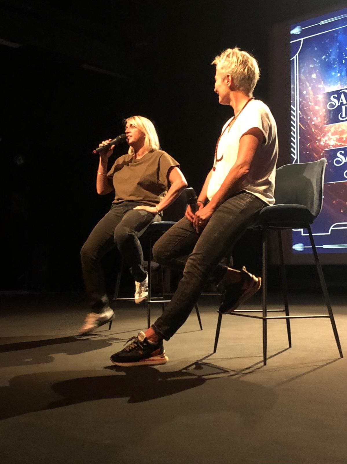 Sandrine Duglio et Sandy Salier en conférence lors d'une formation Awake-Up
